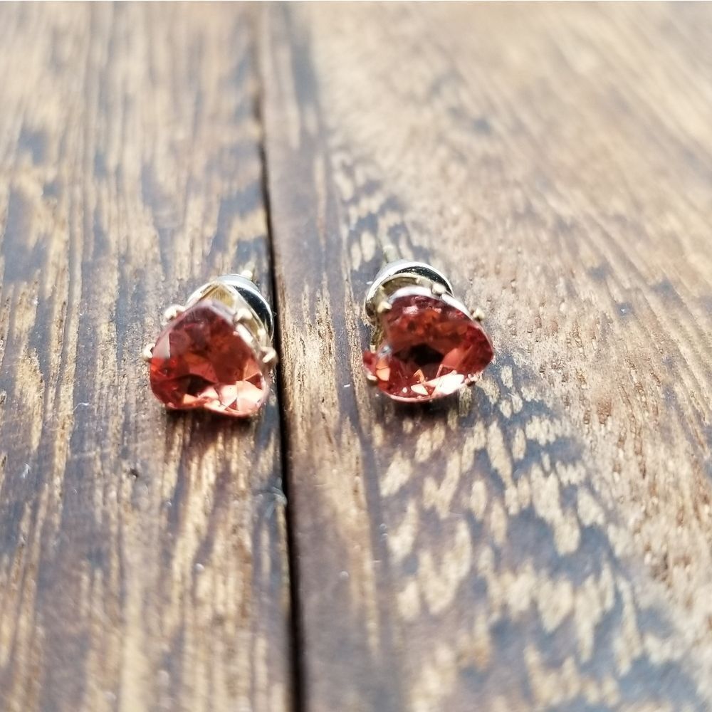 Lovers quest ruby crystal heart earrings E252 - Picture 3 of 4
